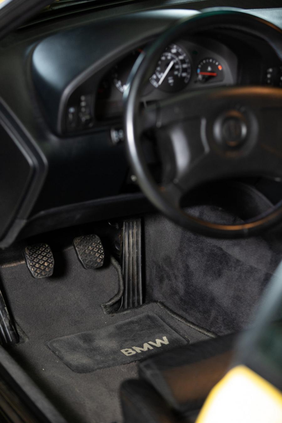 Детали интерьера BMW 850CSi (E31) 1995 года  (EU) (фото 89 из 154)